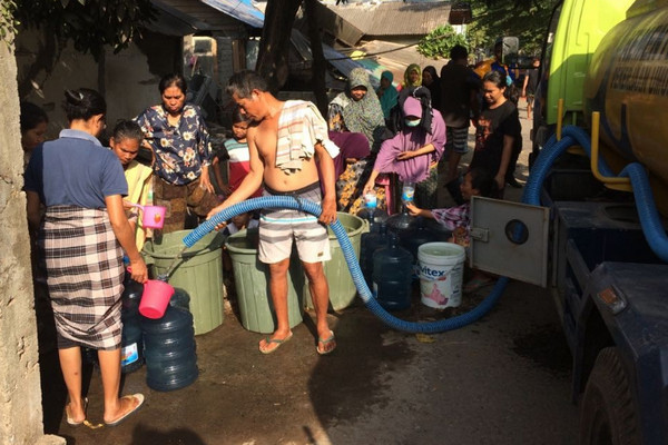 Distribusi air bersih. (Foto: pu.go.id)