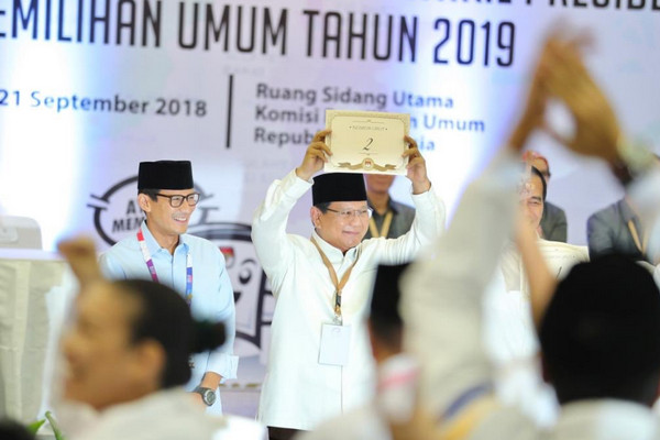 Pasangan Prabowo-Sandi saat prosesi pengambilan nomor urut Pilpres 2019 di KPU, Jakarta, 21 September 2018. (Foto: Twitter/@sandiuno)