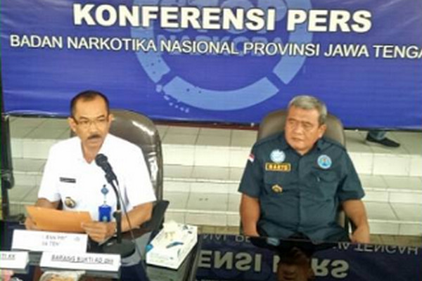 Kepala BNNP Jateng, Brigjen Muhammad Nur (kiri). (Foto: bnnp-jateng.com)