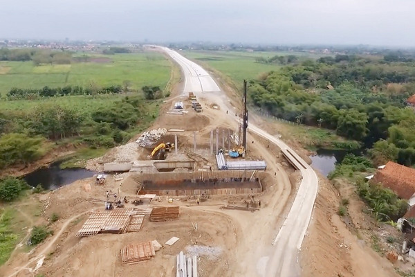 Pengerjaan ruas tol Pejagan-Pemalang. (Foto; pu.go.id)