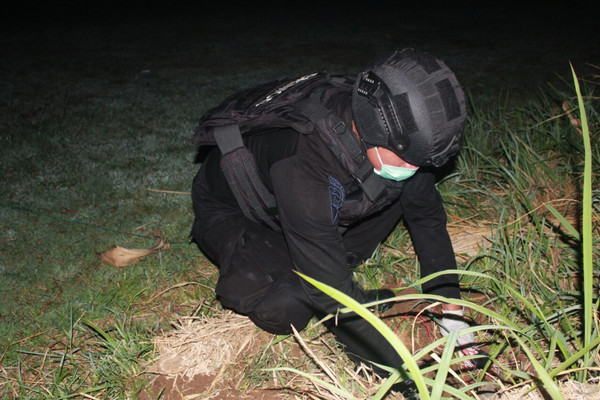 Ilustrasi memusnahkan bom. (Foto: jateng.polri.go.id)