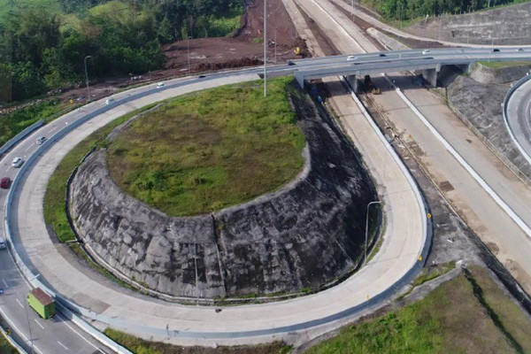 Simpang susun Bawen, bagian dari ruas jalan tol Bawen-Salatiga. (Foto: Twitter/@kemenpu)
