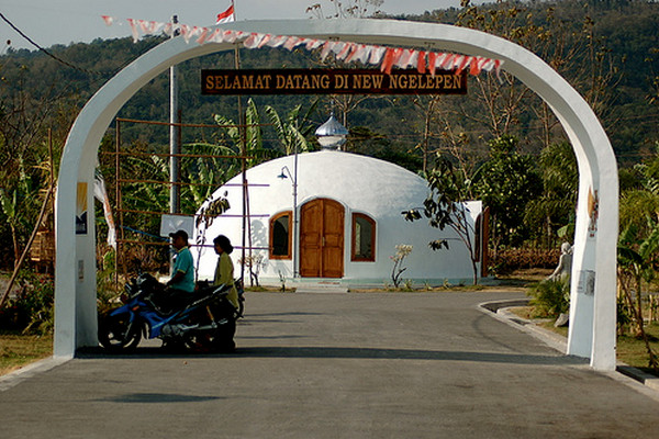 Pintu gerbang Desa Teletubbies di Sleman, DIY. (Foto: panduanwisata.id)