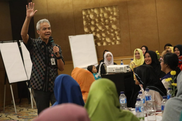 Gubernur Jawa Tengah, Ganjar Pranowo (kiri). (Foto: jatengprov.go.id)