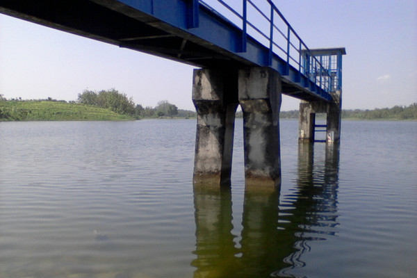 Embung Banyukuwung. (Foto: pdamrembang.wordpress.com)