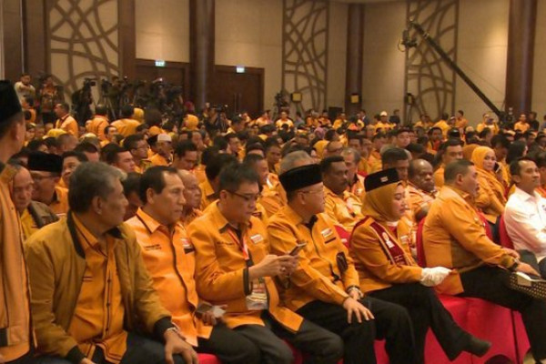 Ratusan calon legislatif (caleg) DPR Hanura mengikuti acara pembekalan di Ancol, Jakarta Utara, Rabu (7/11). (Foto: Partai Hanura)