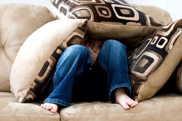 Bocah main bantal, Foto: Pixabay.