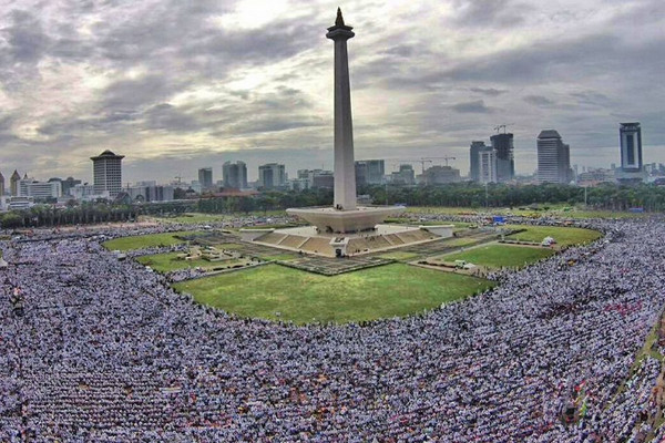  Aksi Bela Islam 212 di lapangan Monas, Jakarta, 2 Desember 2016. (Foto: Twitter/@RemajaIslam212)