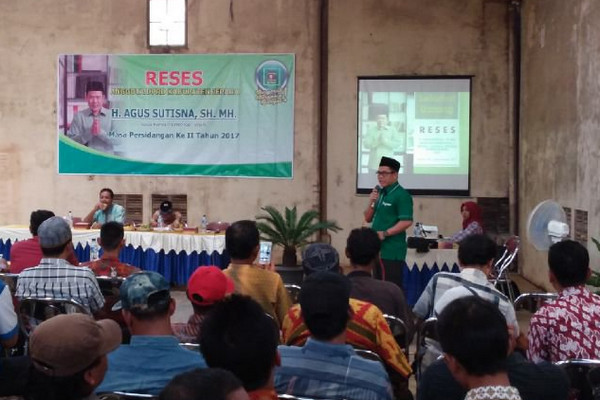  Anggota DPRD Jepara Fraksi PPP, Agus Sutisna, saat melakukan reses, September 2017. (Foto: Twitter/@agussutisna999)