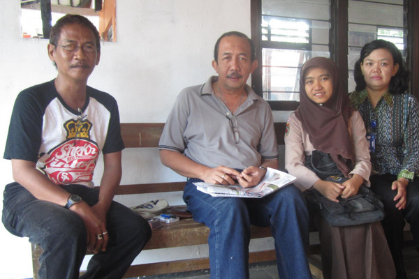 Mantan Bupati Sragen, Agus Fatchur Rahman (kedua kiri). (Foto: smkn1plupuh.wordpress.com