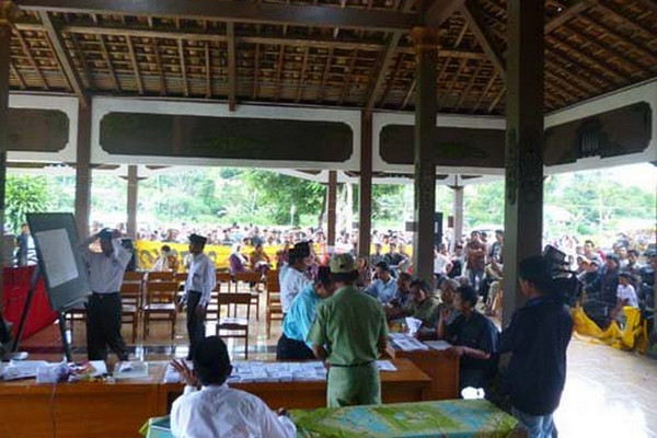 Proses Pemilihan Kepala Desa (Pilkades) Pagerharjo, Kecamatan Samigaluh, Kulo Progo, DIY, 8 Desember 2013. (Foto: Pemkab Kulon Progo, DIY)