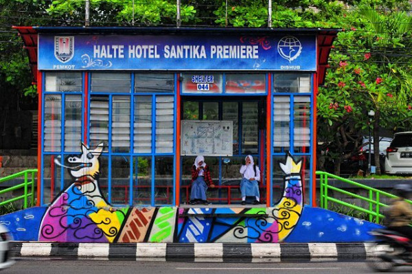 Halte Trans Semarang. (Foto: pemkotsemarang2016.wordpress.com)