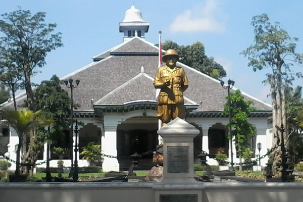 Loji Gandrung atau Rumah Bung Karno. (Foto: kekunaan.blogspot.com)