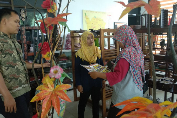 Ruang pamer Dekranasda di Kompleks Gedung Wanita menjual berbagai produk unggulan Klaten. (Foto: Pemkab Klaten)
