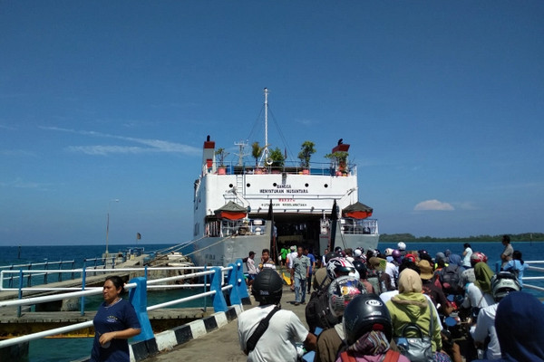 Pelabuhan Kartini Jepara. (Foto: yasiryafiat.wordpress.com)