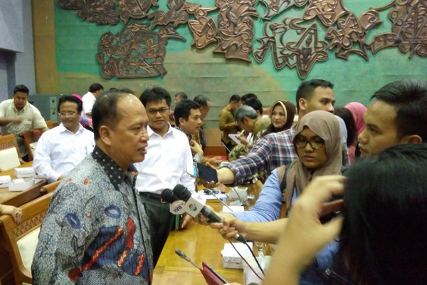 Menristekdikti, M. Nasir (kiri). (Foto: Twitter/@Kemristekdikti)