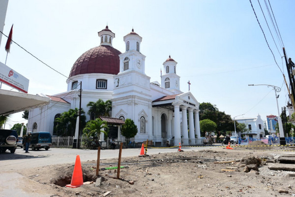 Jalan di kawasan Kota Lama Semarang, Jateng, sedang ditata. (Foto: Kementerian PUPR)