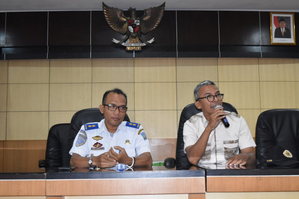  Kepala SKKK UGM, Arif Nurcahyo (kanan), pada suatu kegiatan di Kampus UGM, Kota Yogyakarta, DIY, 25 Juli 2018. (Foto: Dok. UGM)
