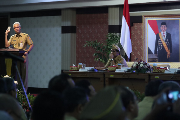 Gubernur Jateng, Ganjar Pranowo (kiri). (Foto: Pemprov Jateng)