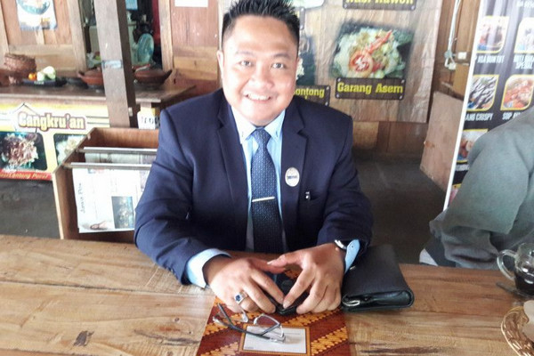 Kuasa hukum HS yang merupakan terduga pelaku perkosaan terhadap mahasiswi UGM, Tommy Susanto, saat jumpa pers di Kabupaten Sleman, DIY, 29 Desember 2018. (Foto: Antara/Luqman Hakim)