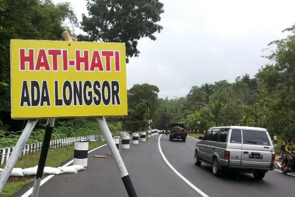 Ilustrasi papan pengumuman longsor. (Foto: ist)