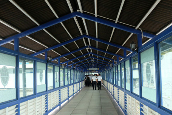 Jembatan layang penghubung Stasiun Balapan-Terminal Tirtonadi, Kota Surakarta, Jateng. (Foto: Twitter/@kemenhub151)