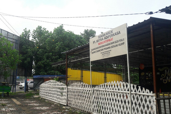 Lahan di utara Carrefour Solo Baru menjadi objek sengketa antara PKL dengan PT MAP, Kabupaten Sukoharjo, Jateng. (Foto: ist)