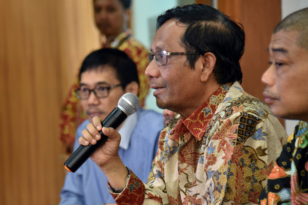 Anggota Dewan Pengarah BPIP, Mahfud Md (pegang mik). (Foto: Setkab)