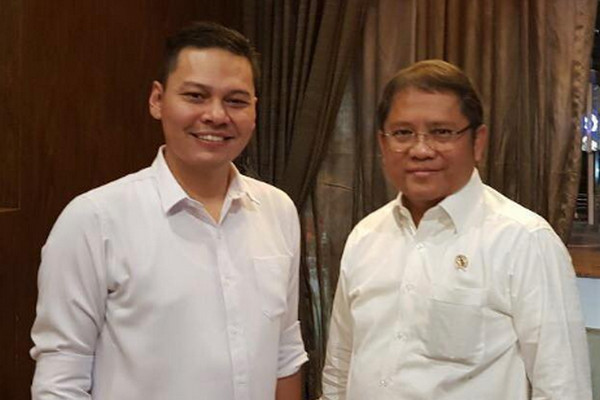 Wabup Tegal, Sabilillah Ardie (kiri), saat bertemu Menkominfo, Rudiantara, di Jakarta, Kamis (28/2). (Foto: Instagram/@sabilillah_ardie)