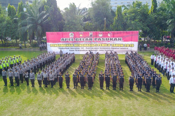 Apel pasukan gabungan guna pengamanan Pemilu 2019 di Lapangan Pancasila, Simpang Lima, Kota Semarang, Jateng, Jumat (22/3). (Foto: Polda Jateng)