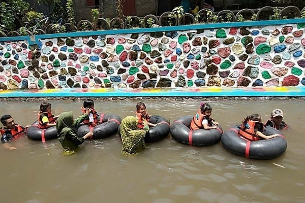 Blawong Satu Riverside Tubing di Dusun Blawong Satu, Kelurahan Trimulyo, Kecamatan Jetis, Kabupaten Bantul, DIY. (Foto: Instagram/@masada410)