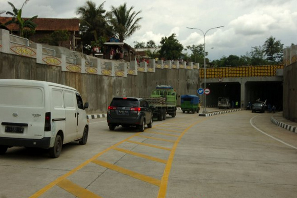 Ilustrasi lintas bawah jalur tengah Tegal-Purwokerto diujicobakan di Desa Karang Sawah, Kabupaten Brebes, Jateng, 4 Desemebr 2018. (Foto: Antara Foto/Oky Lukmansyah)