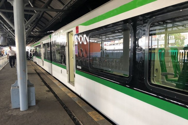 Kereta api tujuan New Yogyakarta International Airport di Kabupaten Kulon Progo, DIY. (Foto: Antara/Eka Arifa Rusqiyati)