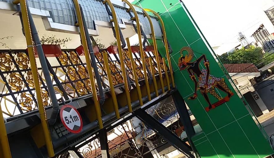 Penampakan JPO dengan konsep ramah lingkungan atau Eco JPO di RSUD dr Moewardi, Solo/Foto: Fb Alfan Delfanio Prasetyono.