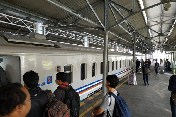 Ilustrasi penumpang kereta api. (Foto: Twitter/@infotegal)