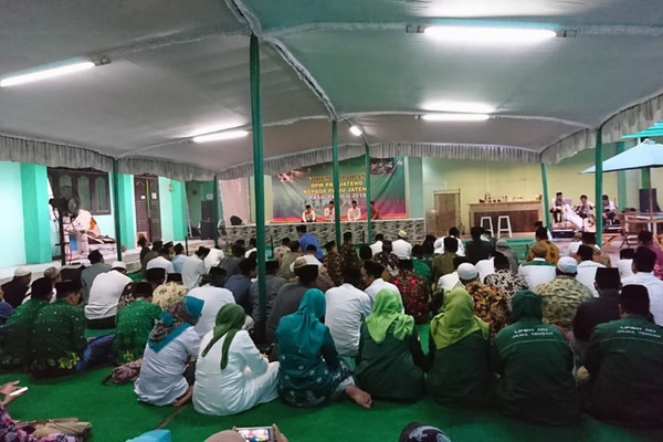 Pengurus DPW PKB Jateng menyambangi kantor PWNU Jateng di Kota Semarang, Jateng, Senin (27/5). (Foto: Twitter/@Sukirman_Kir)