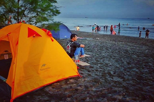 Pantai Sendang Sikucing di Kabupaten Kendal, Jateng. (Foto: Instagram/@agilyusuf31)