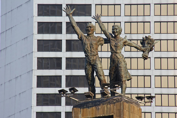 Monumen Selamat Datang di Bundaran Hotel Indonesia, Jakarta. Bermakna menyambut para pendatang dari arah Monumen Nasional. (Foto: Pixabay)