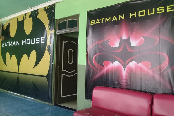 Salah satu tempat hiburan malam di kompleks resosialisasi Gambilangu, Kota Semarang, Jateng. (Foto: Facebook/Lokalisasi Gambilangu (JBL) Mangkang)