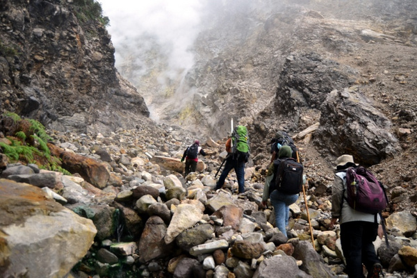 Kawasan Kawah Condrodimuka di Gunung Lawu. (Foto: Badan Geologi Kementerian ESDM)