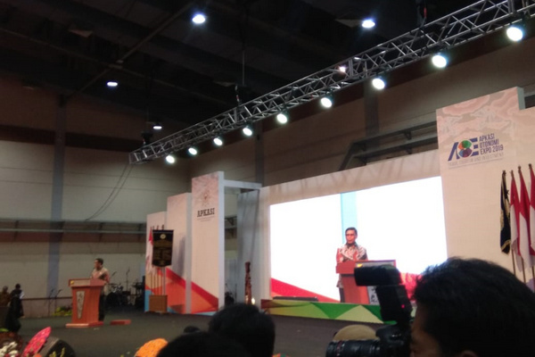 Menkopolhukam, Wiranto, membacakan sambutan Presiden Jokowi saat pembukaan AOE 2019 di JCC, Jakarta, Rabu (3/7). (Foto: PosJateng/Fathor Rasi)