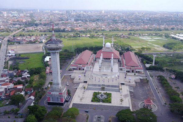 Masjid Agung Jawa Tengah di Kota Semarang, Jateng. (Foto: Google Maps/sayf al hakam)