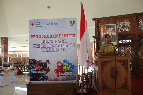 Wali Kota Magelang, Sigit Widyonindito, memberikan sambutan sela pengukuh Panitia Bulan Dana PMI di Pendopo Pengabdian Kota Magelang, Jateng, Senin (15/7). (Foto: Pemkot Magelang)