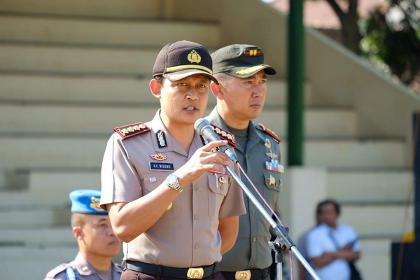 Kapolresta Surakarta, Kombes Ribut Hari Wibowo (kiri). (Foto: Polresta Surakarta)