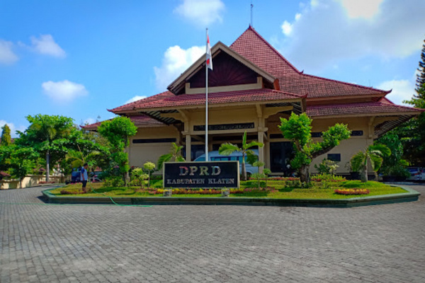 Gedung DPRD Klaten, Jateng. (Foto: Google Maps/Gontho Pramuhargono)