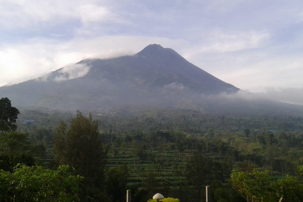 Gunung Merapi di perbatasan Jateng dan DIY. (Foto: Pemkab Klaten)