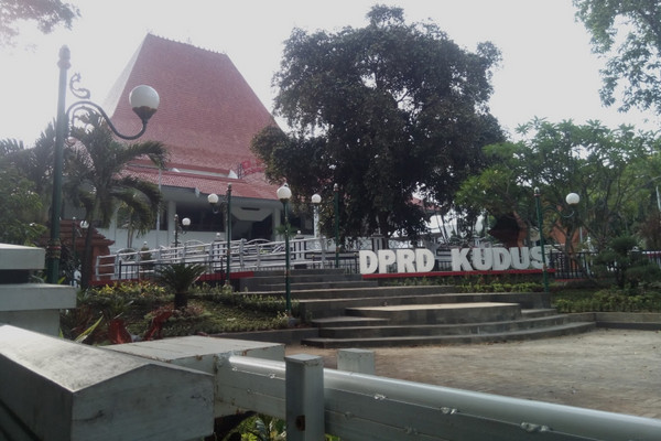 Gedung DPRD Kudus, Jateng. (Foto: Google Maps/Khairil Sochibi)