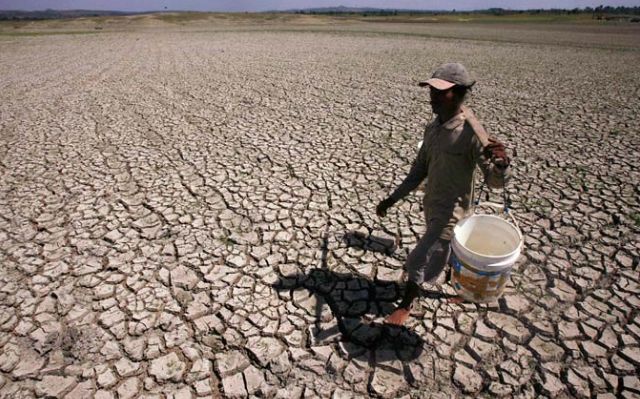 Petani terdampak kekeringan (flickr.com)