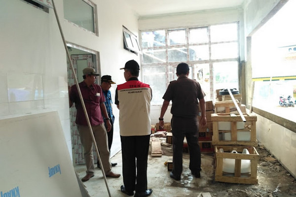 TP4D Kejari Cilacap meninjau pembangunan Gedung UPT Puskesmas Dayeuhluhur, Kabupaten Cilacap, Jateng, 27 November 2018. (Foto: Kejari Cilacap)