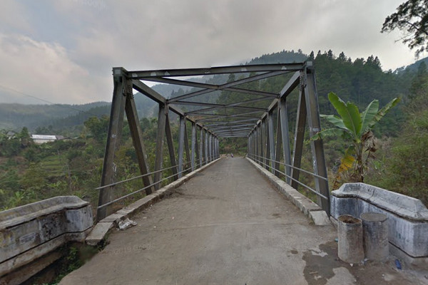 Kondisi Jembatan Kali Putih di Kabupaten Tegal, Jateng, September 2015. (Foto: Google Street View)